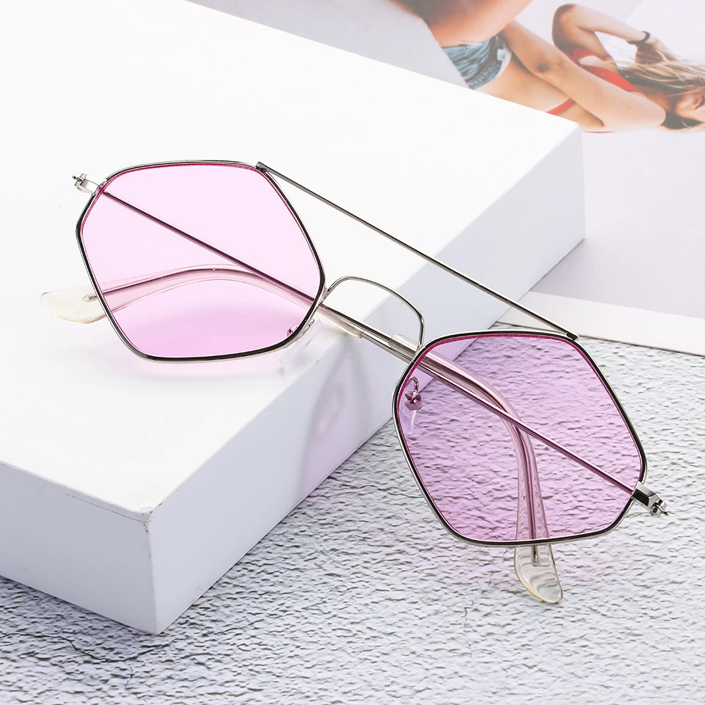 Vintage Irregular Small Frame Sunglasses Trendy Metal Frame Polygonal Sunglasses Female Shades UV400 Protection Stre