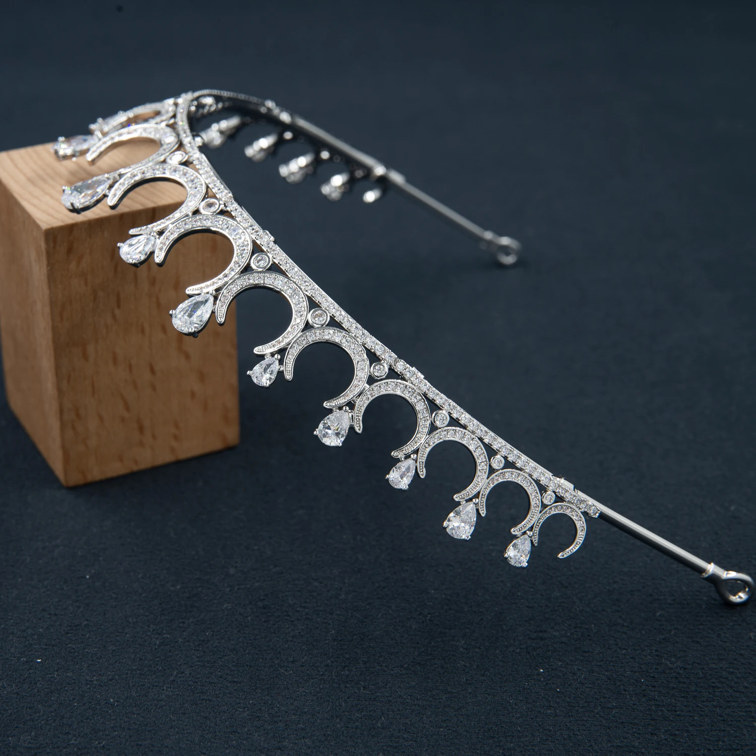 New Cubic Zirconia Royal Tiara for Wedding,Crystal Bridal Headpiece Diadem for Girl,Prom,Party Head Jewelry