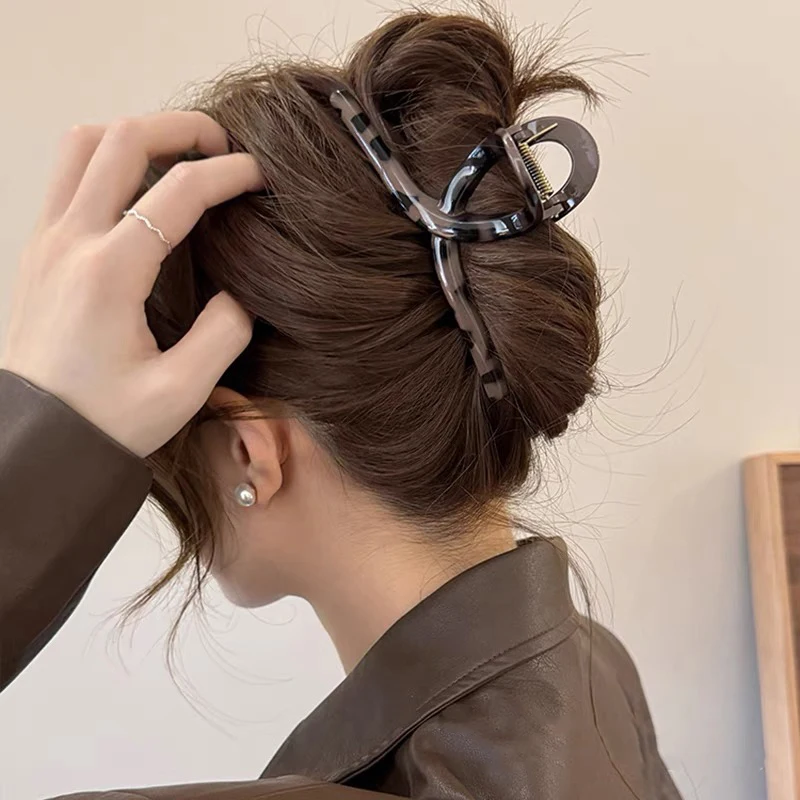 Leopard Print Love Hair Claw Ladies Temperament Ponytail Hairpin Crab Shark Clip For Women  Simple Festival Hairpin Hair Claw