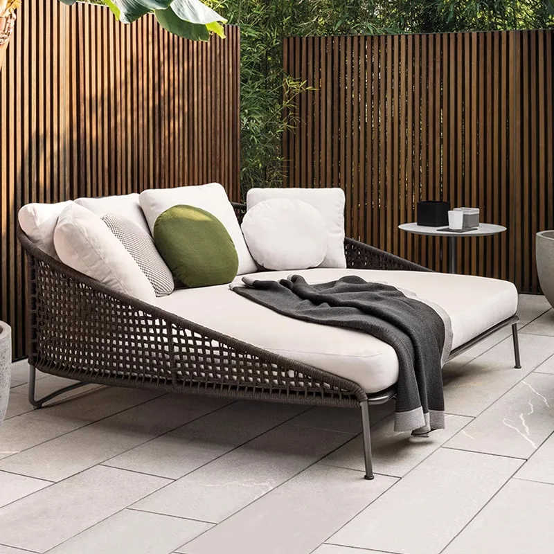 Outdoor rattan bed courtyard balcony creative rattan sofa bed hotel villa outdoor waterproof sunscreen pool lounge chair