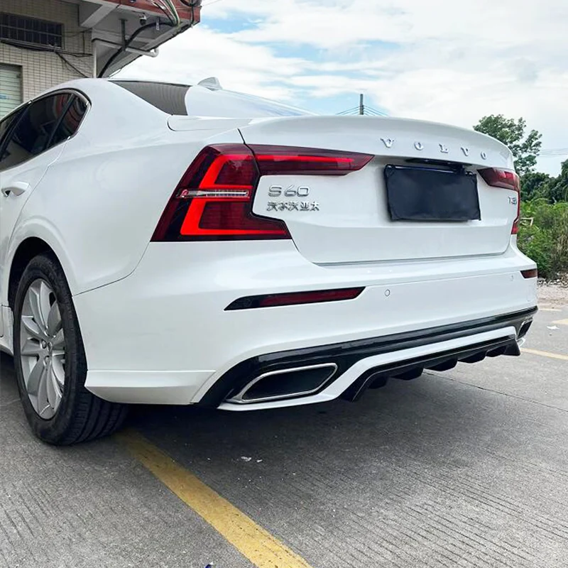 Accessoire S60 V60 2020-2023 Cache-Crochet Remorquage Volvo S60 V60 2020-2023 - Protection Pare-Chocs Arrière Noir Volvo S60 V60 2020-2023 Pare- Chocs Arrière Noir