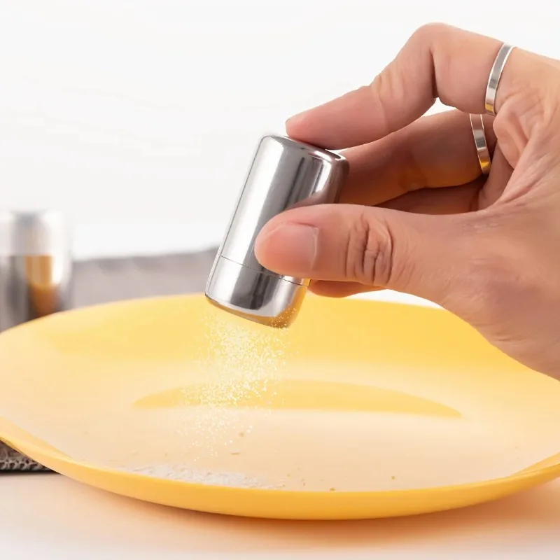 Food-Grade Stainless Steel Spice Jars Mini Portable Salt Pepper Shakers Leak-Proof for Camping Picnic 1pcs