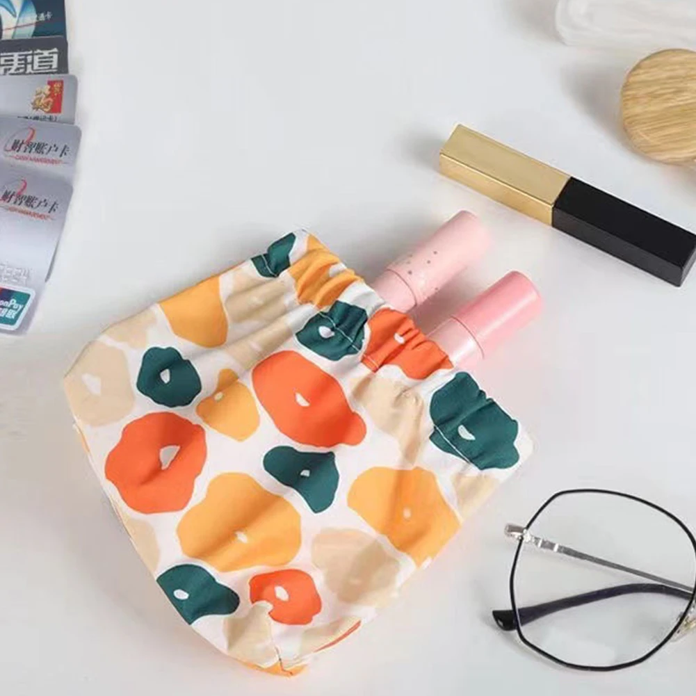 Fashion Mini Makeup Bag Casual Cute Toiletry Bag Waterproof Portable Printed No Zipper Simple Lightweight for Headphones Jewelry