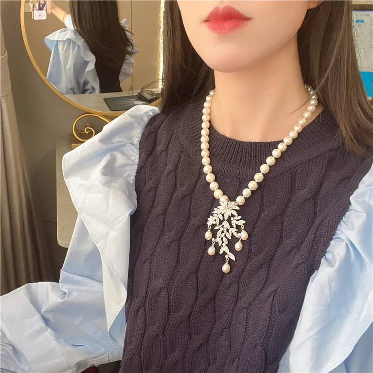 

Jewelry Natural White Pearl Necklace Silver Plated CZ Flower Pendant Handmade For Women