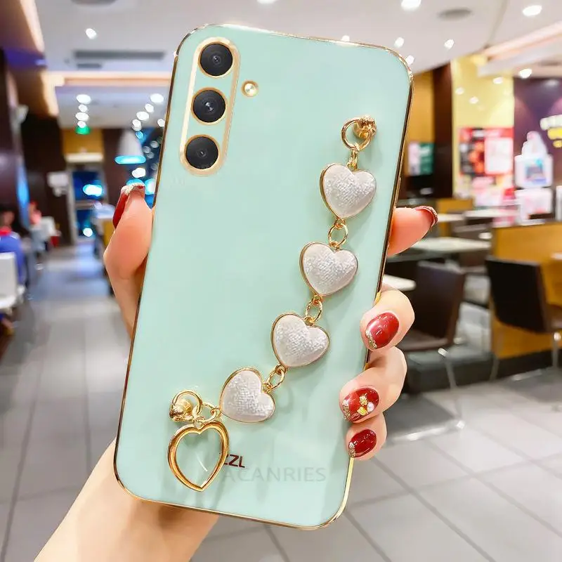 Elegant Love Heart Bracelet Plating Case - Luxury Chain Cover