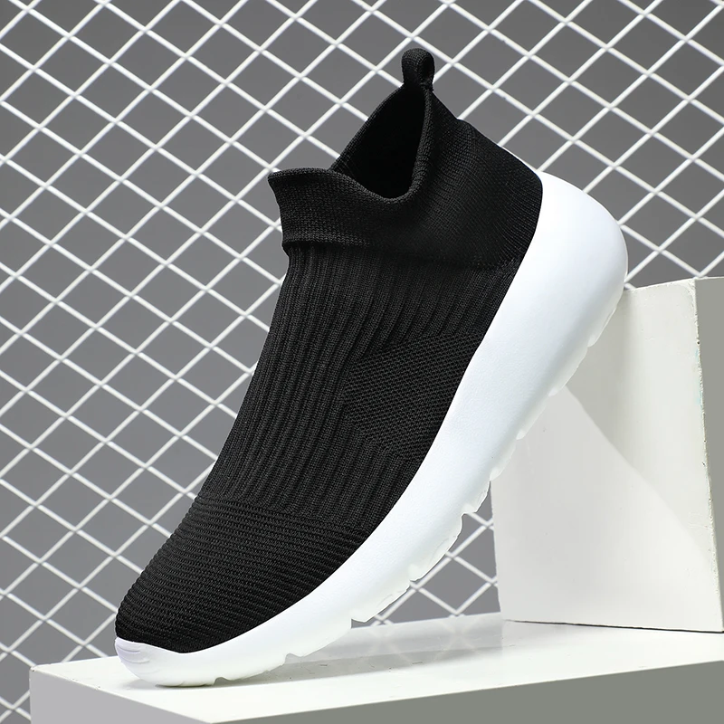 New Casual Shoes Knitted Couple Shoes Breathable and Versatile Fit Fit Lightweight Platform Springy White Light Color Sneakers