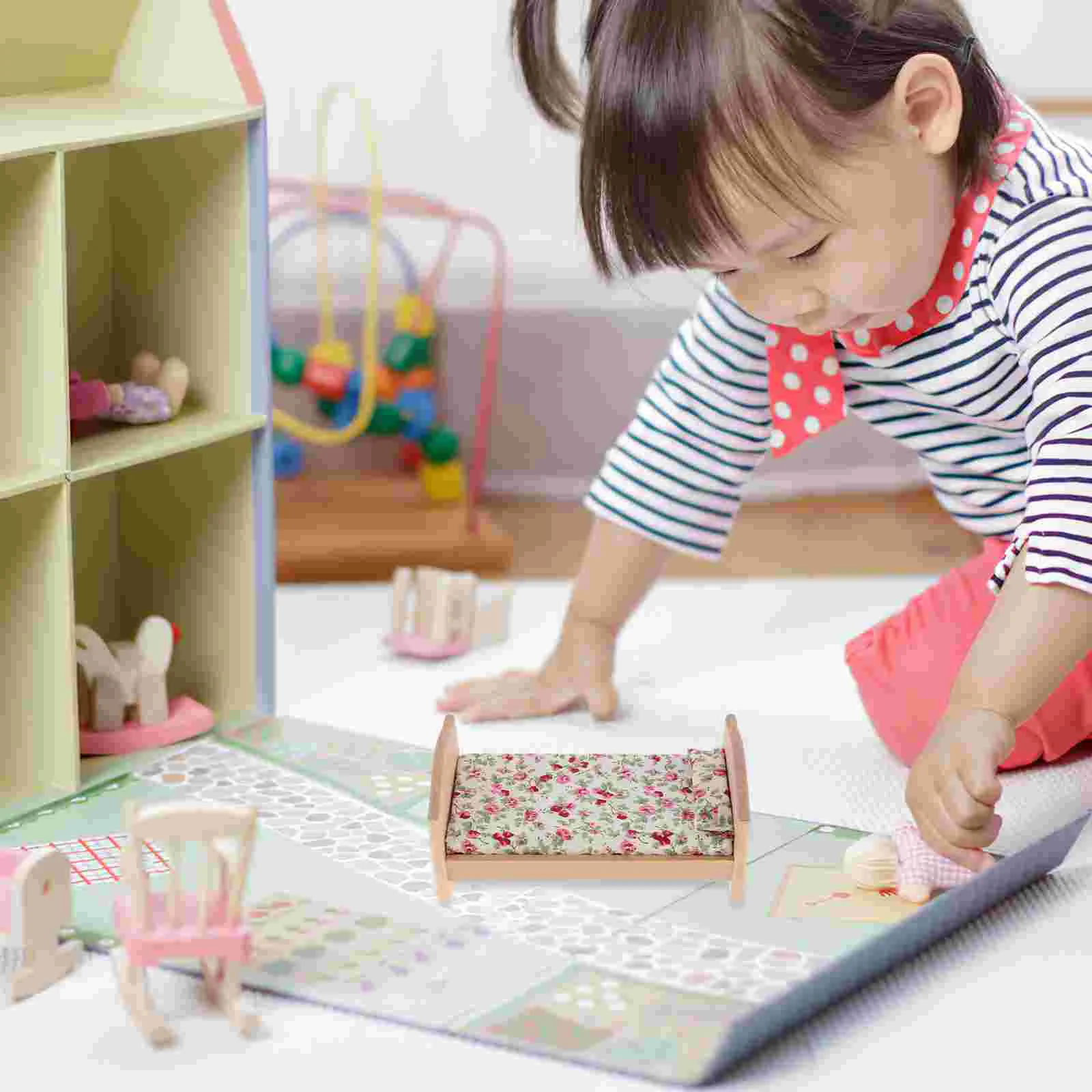 

Model Baby Dollhouse Single Bed Individual Miniature Wooden Furniture for Ornament