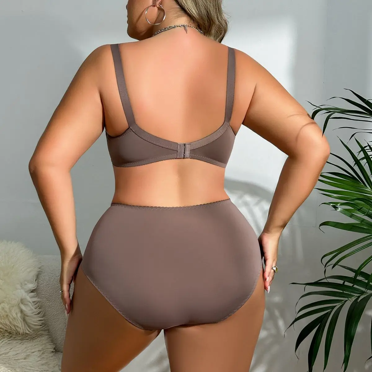 Beauwear Women Plus Size Bra and Panty Set Floral Lace Underwear Set Ultrathin Unlined lingerie Set 80E 85E 90E 95E 100E 105E