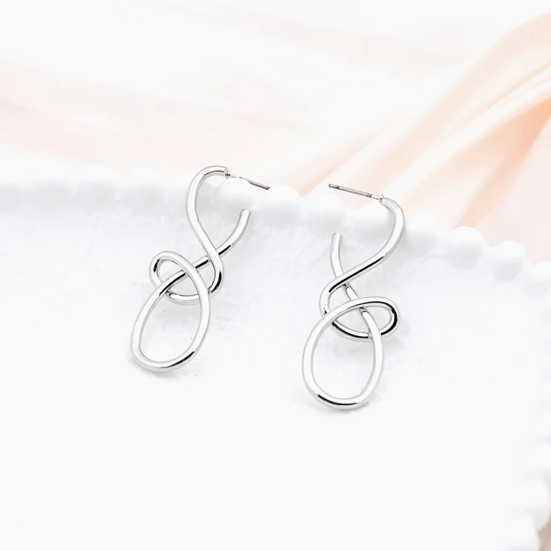 Hohl gestrickte Damen baumeln Ohrringe Gold Farbe Metall Twist Glückszahl Punk Persönlichkeit Ohrschmuck Aretes de Mujer – Detail 9