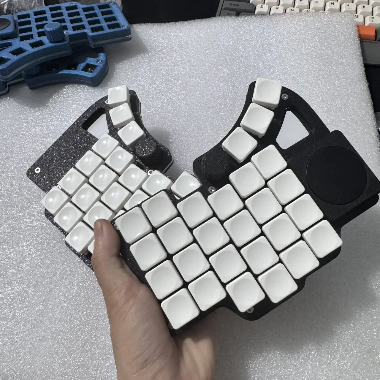 Dilemma Max 分割キーボード 白 MX軸 Dilemma Max - split ergonomic keyboard with trackpad prebuilt