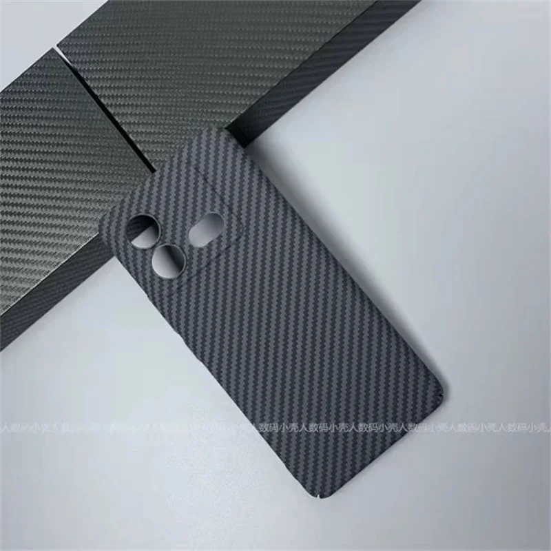 Carbon Fiber Stripe Phone Case - Sleek Acrylic Silicone Back Cover with Kevlar Detailing