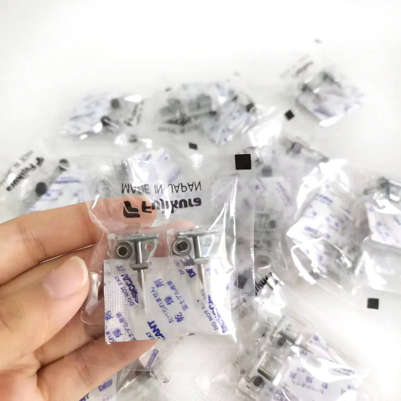 ELCT2-16B Electrodes For 88S 87S 90S 31S A31 FSM-41S FSM-38S FSM-27S FSM-28S Fiber Fusion Splicer  Electrodes Rod Free Shipping