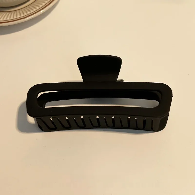 Frosted round black-13cm