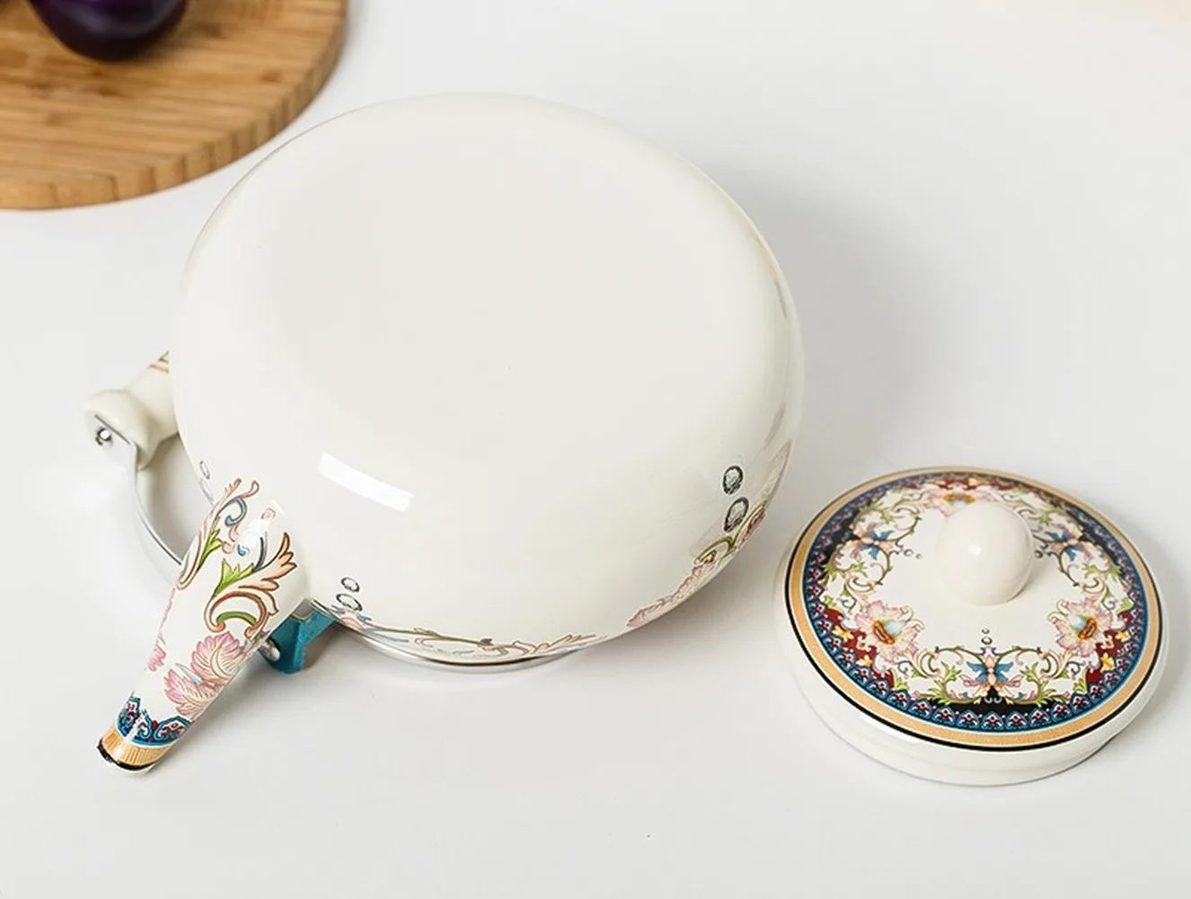 2.4L thick enamel pot jug Chinese medicine pot induction cooker gas water kettle tea enamel vintage kettles