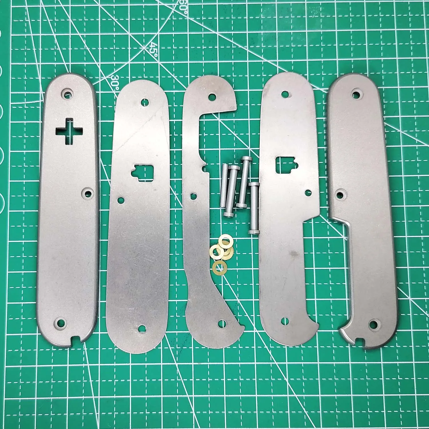 

1 Pair Custom Made Titanium Alloy TC4 Scales with Tweezers&Toothpick Slot for 91mm Victorinox Swiss Army Knife SAK Modify