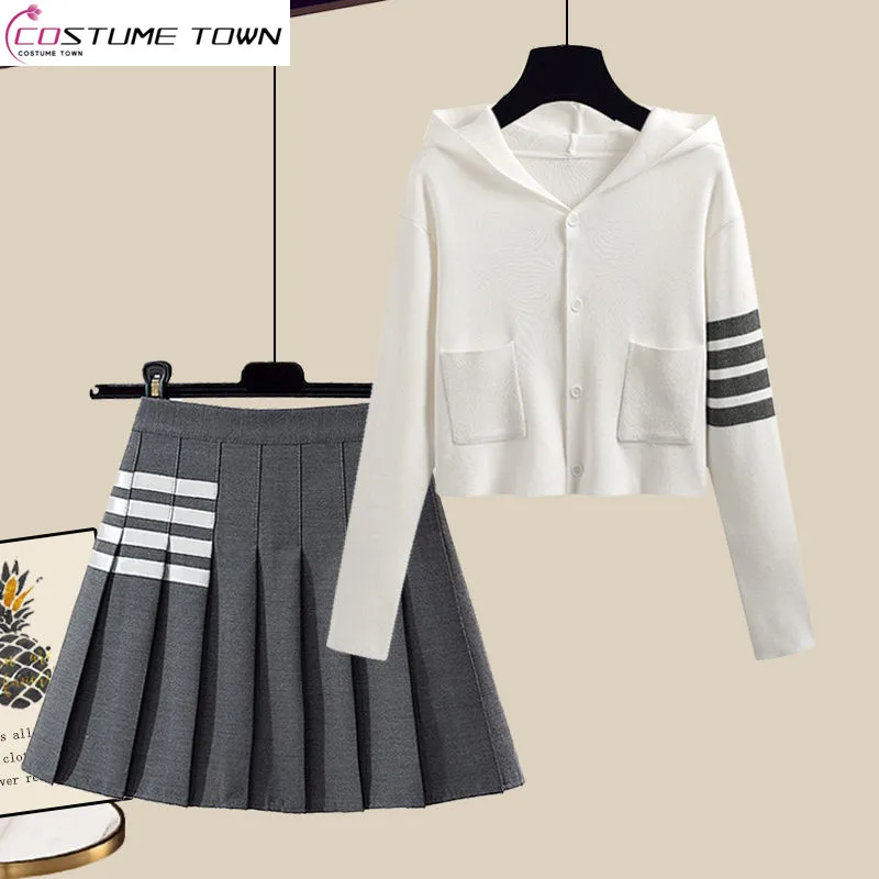 

Spring and Summer Suit Women's 2023 New Korean Fashion College Style Knitted Top with Reduced Age Pleated Skirt Two-piece Set