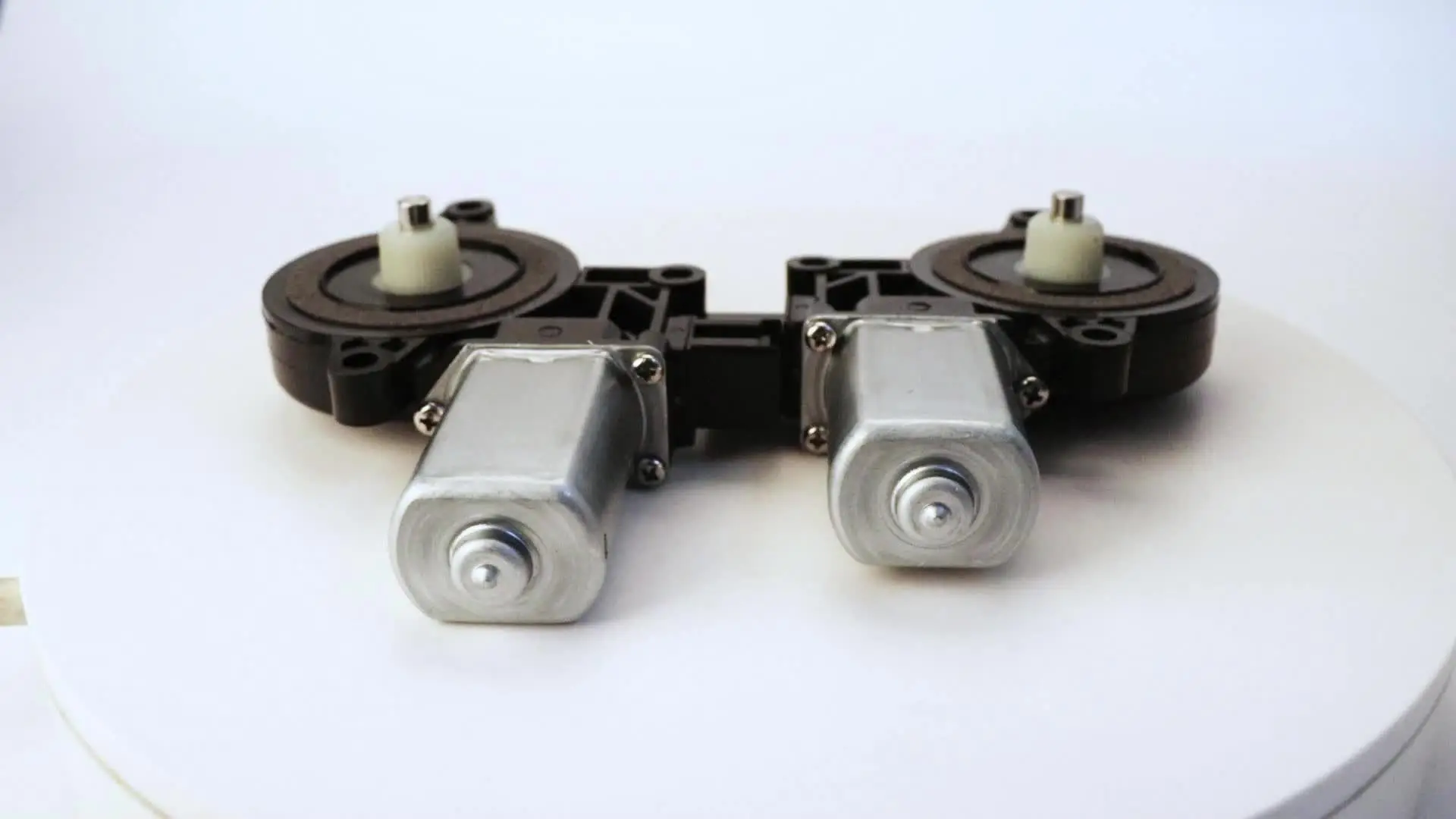 D651-58-58X D651-59-58X Car Power Window Regulator Electric Lift