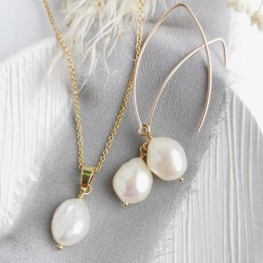 A Set 18K 10-11MM White Freshwater Pearl Earrings Necklace Classic VALENTINE'S DAY Wedding Accessories Fashion CARNIVAL