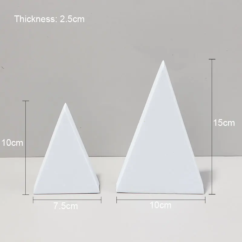 White triangle set