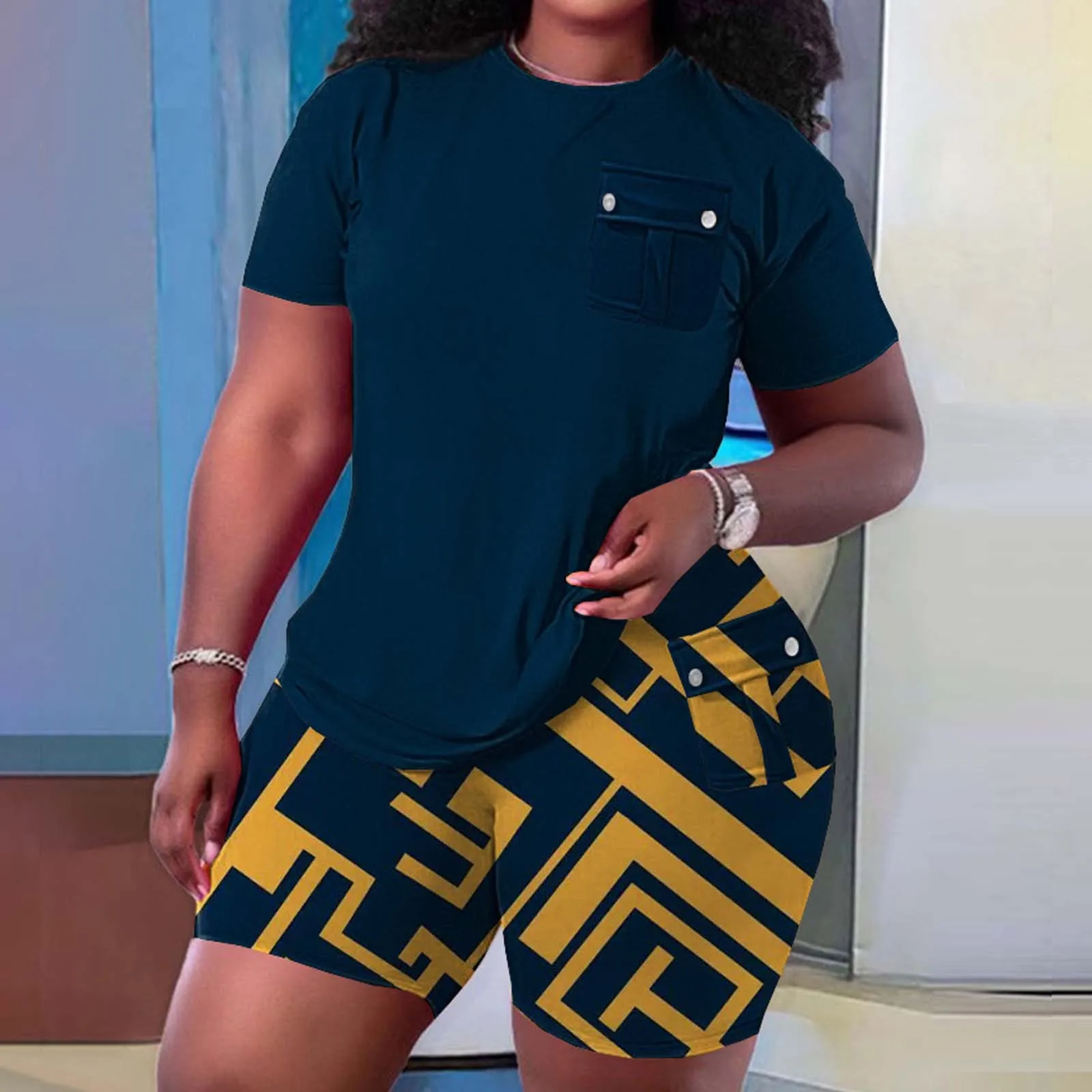 

Women'S 2 Piece Classic Shorts Suit Crewneck Short Sleeve Tops Geometric Print Shorts Short Sets With Pocket Oversized Outfits