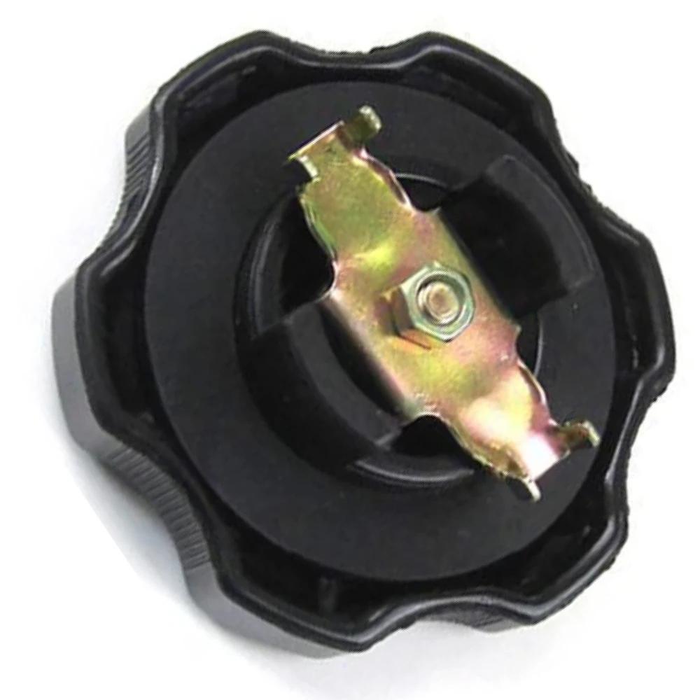 Oil Fuel Cap Engine Oil Filler Tank Cap for Mitsubishi L200 Triton III K64T K74T 4D56 1996-2007 1250A015 MD132260 MN143845 MD008784