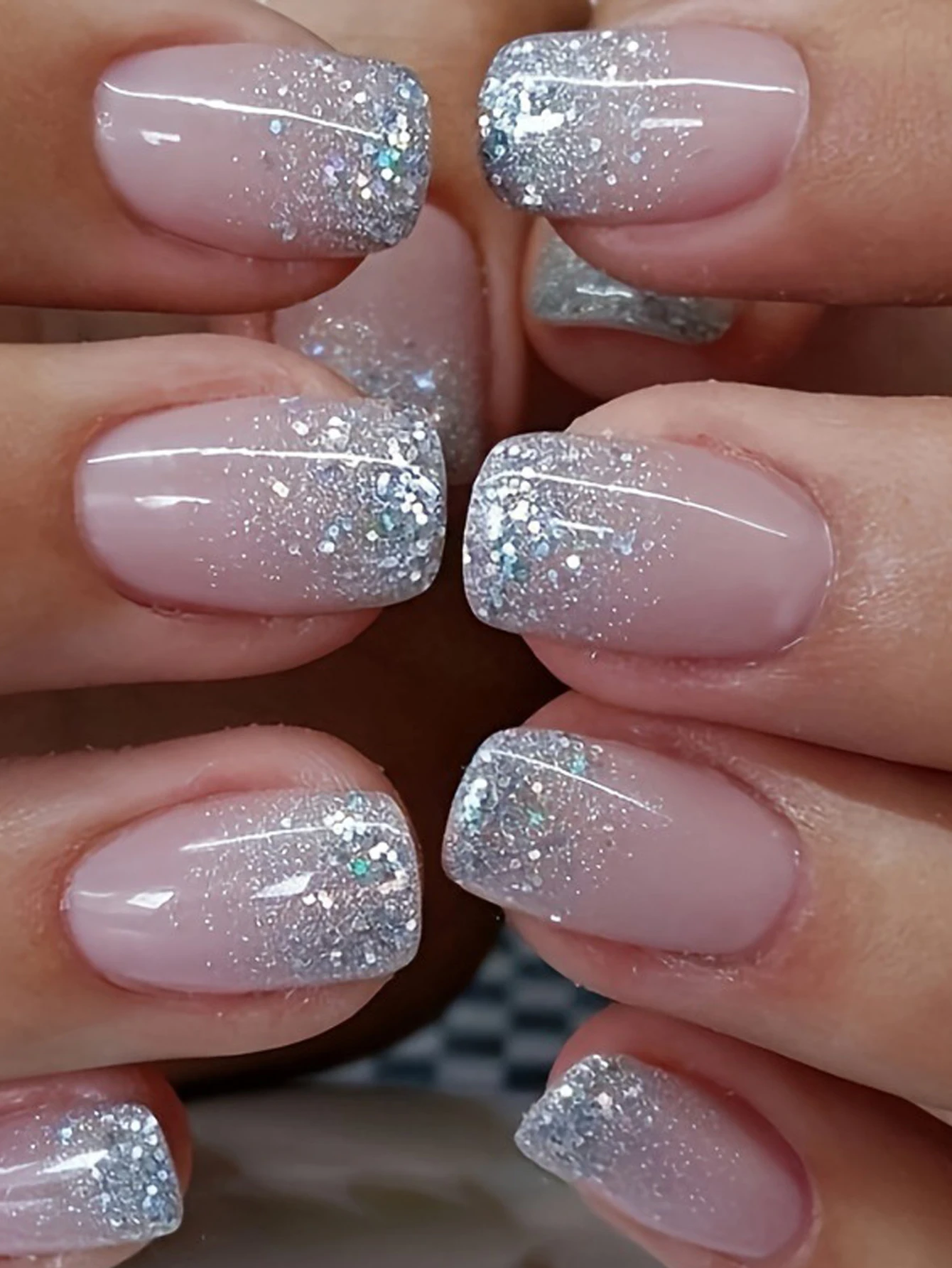 Faux Ongles Français Courts À Rayures Minimalistes Avec Lime_voghion.com