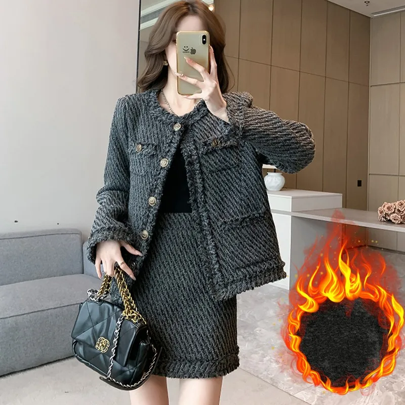 

Small Fragrant Bright Silk High-End Thicker Warm Tassels Tweed Women's Jacket Coat + High Waist Short Skirts Two Pieces Suit Set