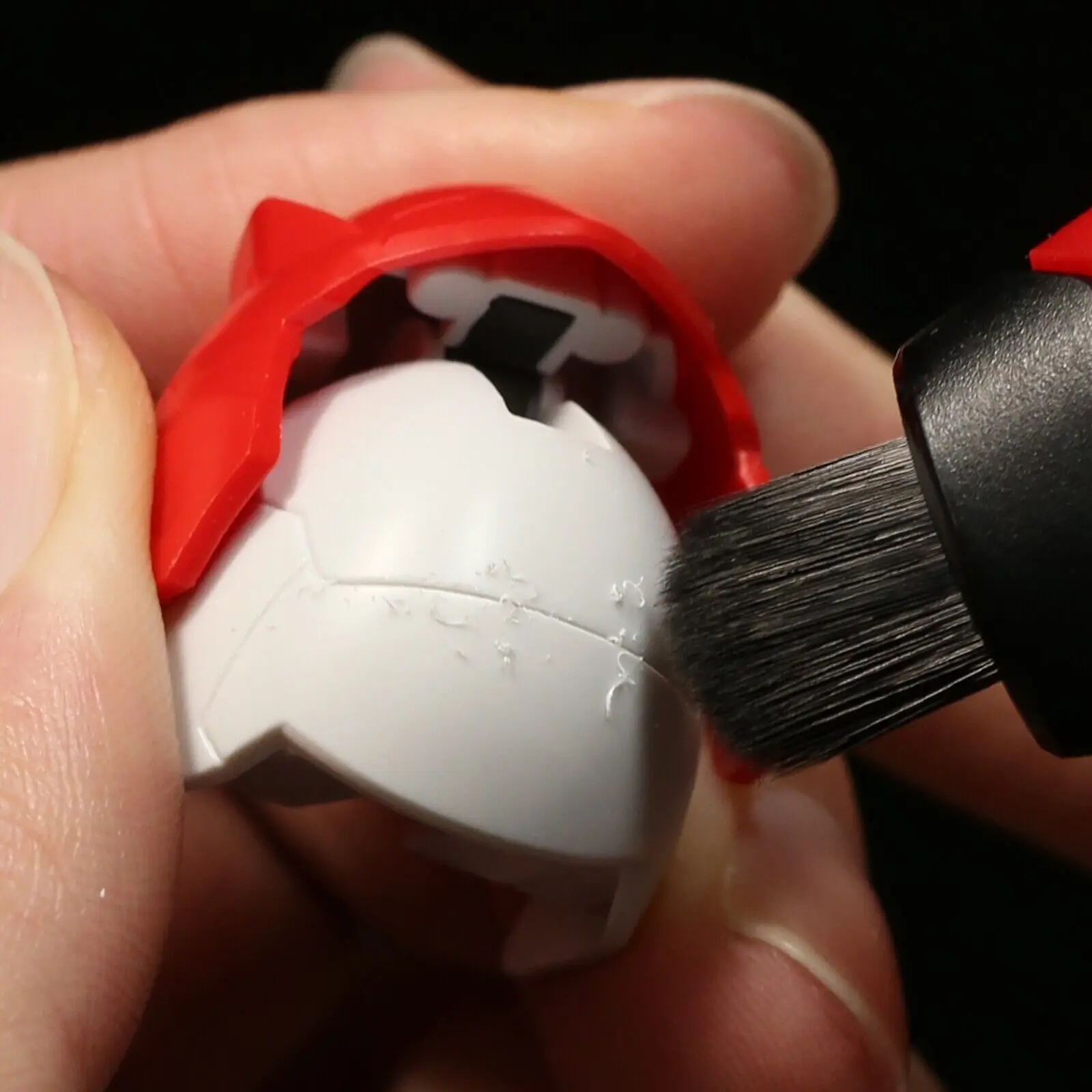 compact sealed brush design