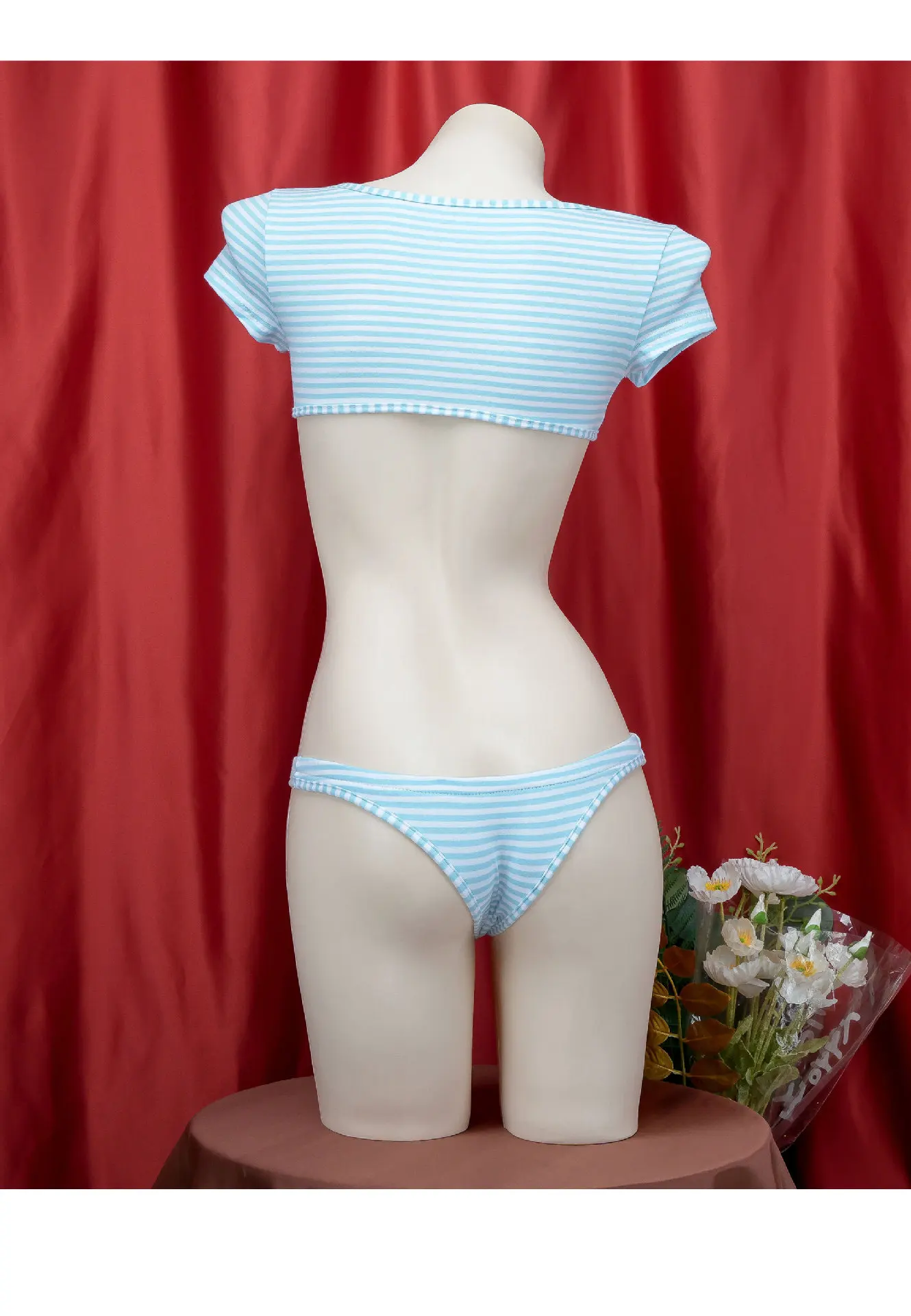Bikini giapponese a righe - Vista laterale