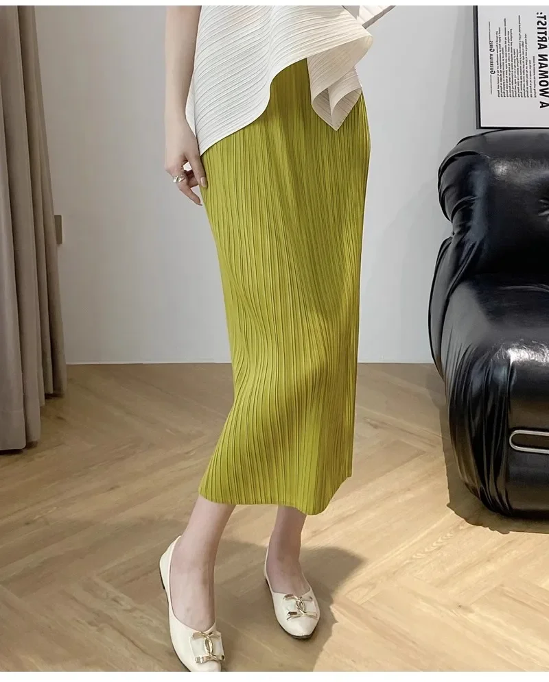 Miyake Style Pleated Skirt 2024 New Green Pleated Skirt Women's Slit Elastic Small High Waist Slim Skirt