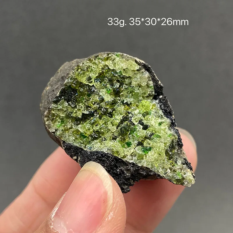 100%  Natural  Peridot Mineral Specimens Stones and Crystals Healing Crystalfrom China