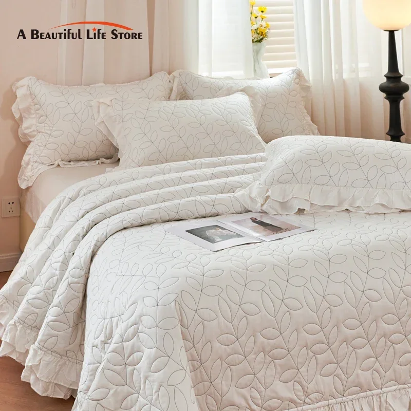 

Leaf Embroidery Double Layer Lace Ruffles Edge Quilt Set, Quilted Bedspread, Mattress Cover, Bed Sheet, Pillowcases, 3Pcs