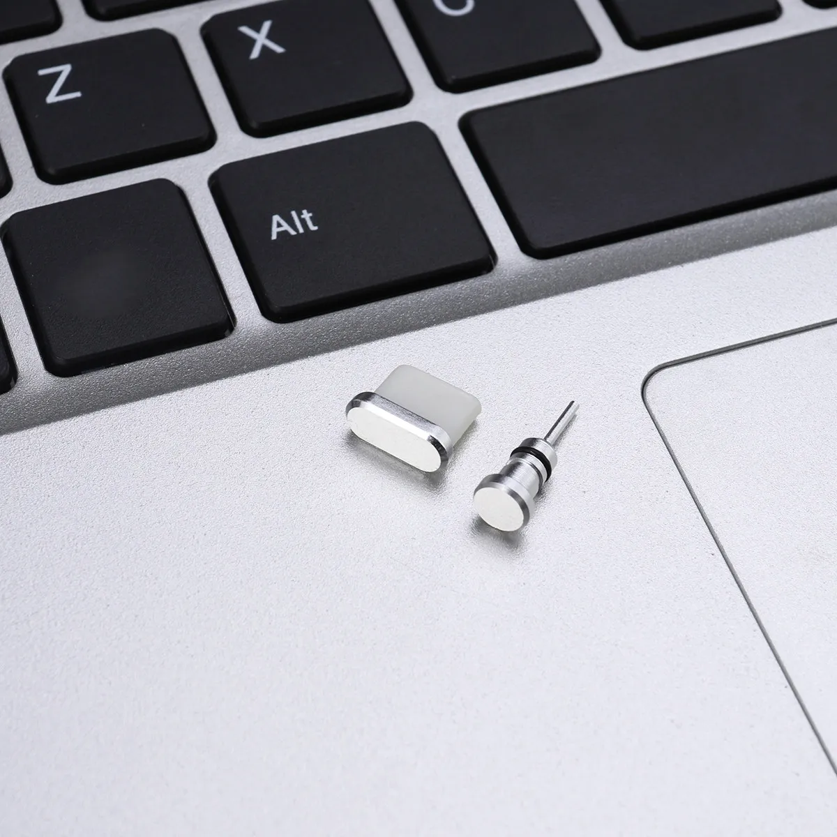 2Pcs 3.5mm 이어폰 잭 먼지 플러그 USB 유형 C 포트 커버 세트 공간 알루미늄 합금 방수 모래 방지 슬림 핏 스마트 폰용