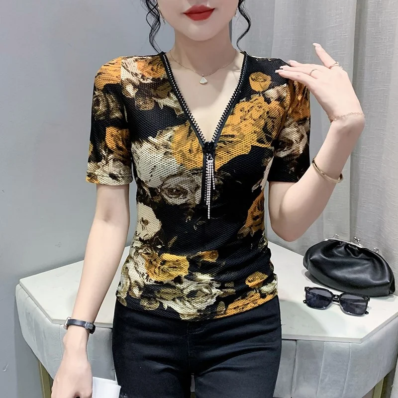 

#7252 Flower Printed T Shirt Women V-neck Zipper Sexy Streetwear T Shirt Female Short Sleeve Vintage Skinny TShirt Femme Summer