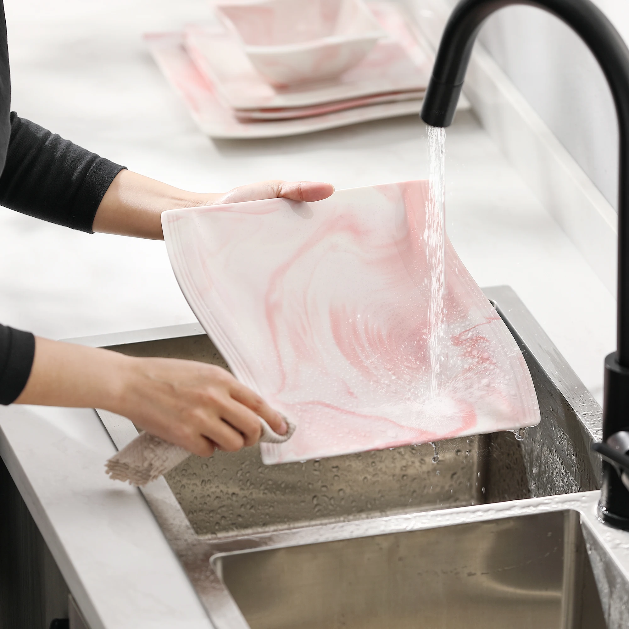 Service de table en marbre 26 pièces