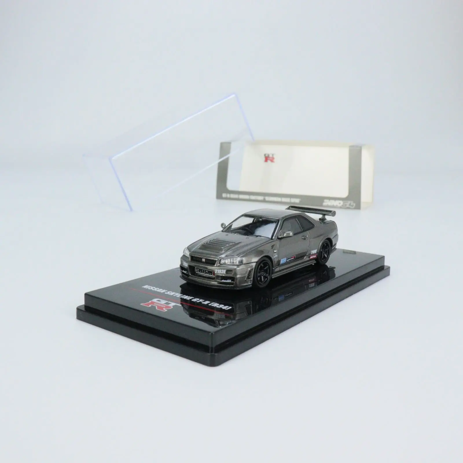 

INNO 1:64 NISSAN SKYLINE GT-R R34 Collection die cast alloy trolley model ornaments gift