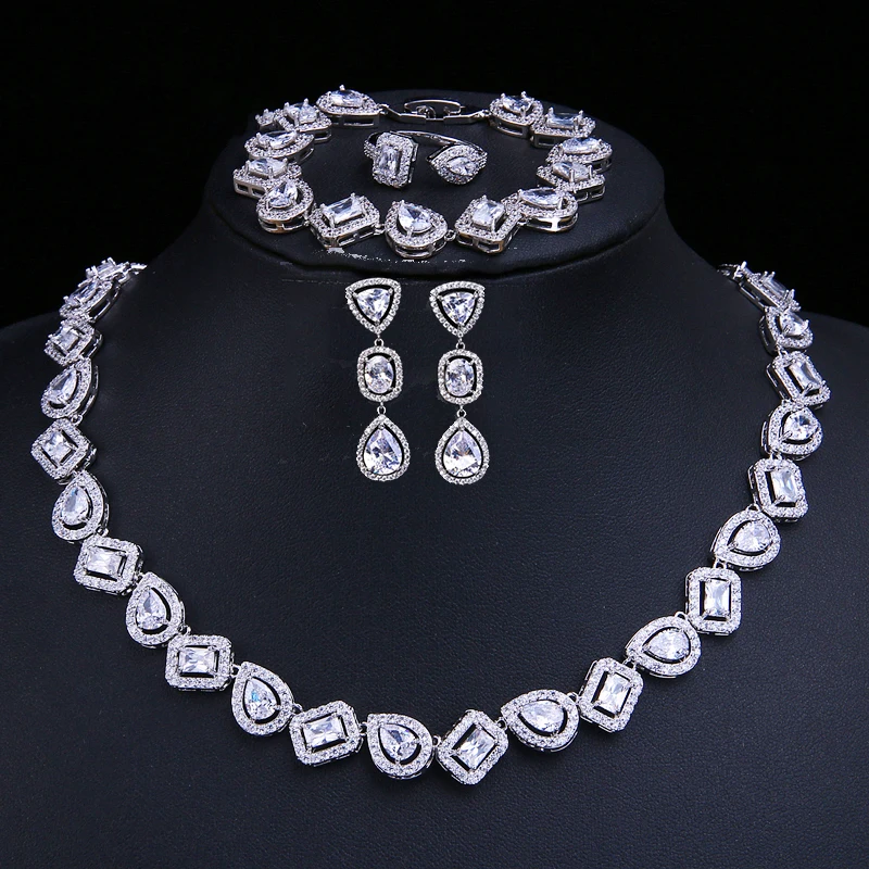 Sugo 2022 Summer Fashion Accessori Da Sposa Di Lusso Shiny White Geometry Zirconia 4 Pezzi Set Per Spose Gioielli Da Sposa Abbaglianti