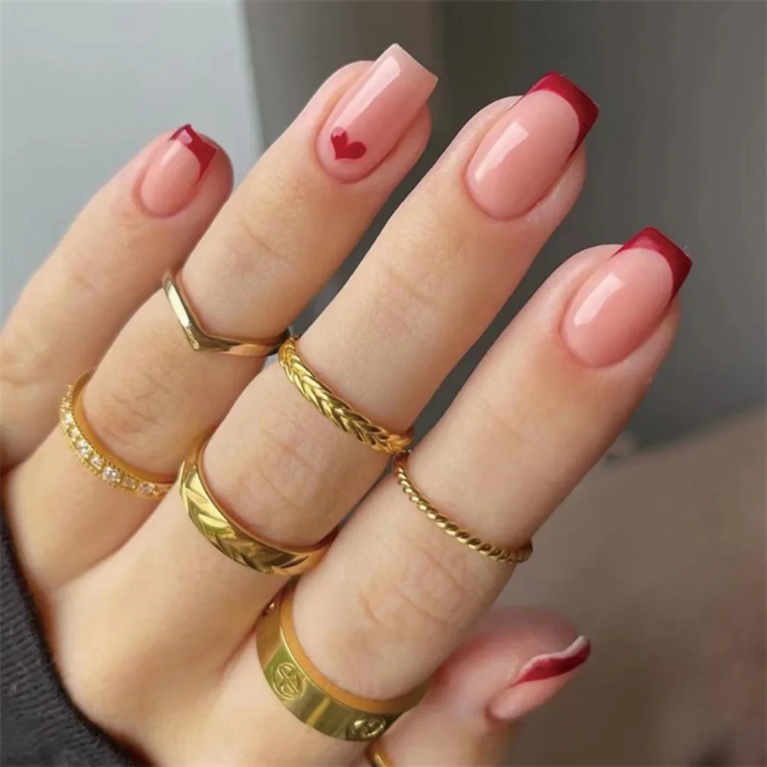 24p kunstmatige acryl nail art nepnagels volledige dekking verwijderbare  pers op nagels tip Franse lichtroze hart valse nagelontwerpen - AliExpress, image size:1099x1099