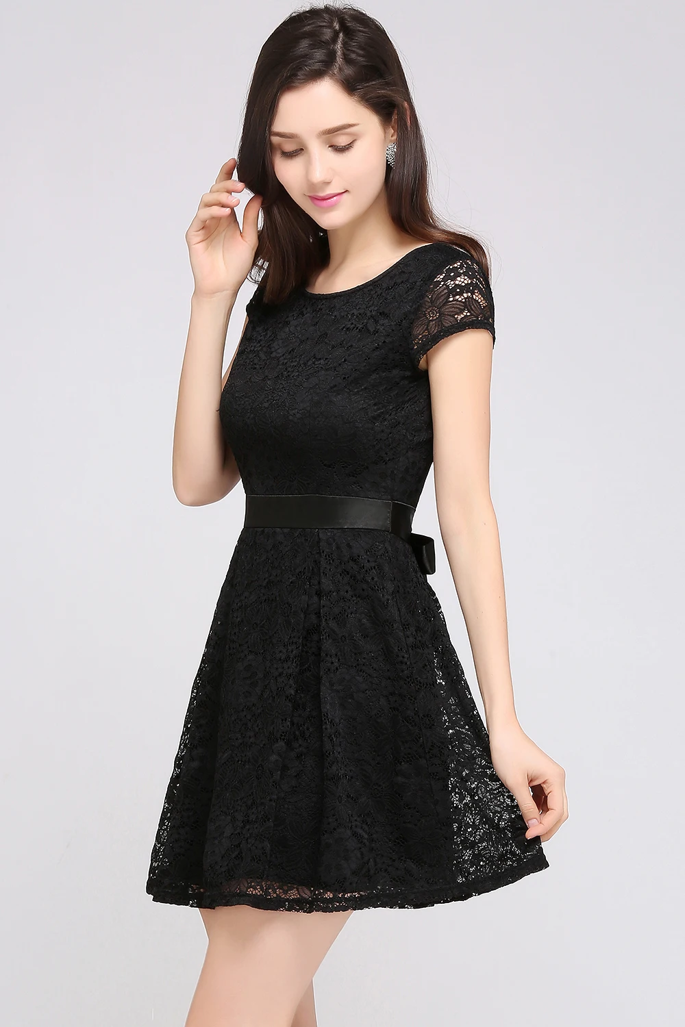 Sexy Cocktail Party Dresses With Belt Little Black Dress Illusion Lace Mini A-line V-back Evening Party Gowns Short Vestido