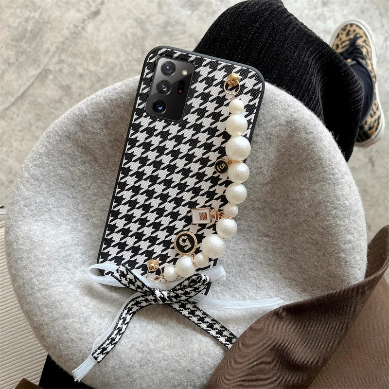 Houndstooth    ü Ｚ  A33 A13 A53 A73 A72 A03 A52 A42 A32 A22 A81 A41 A31 A71