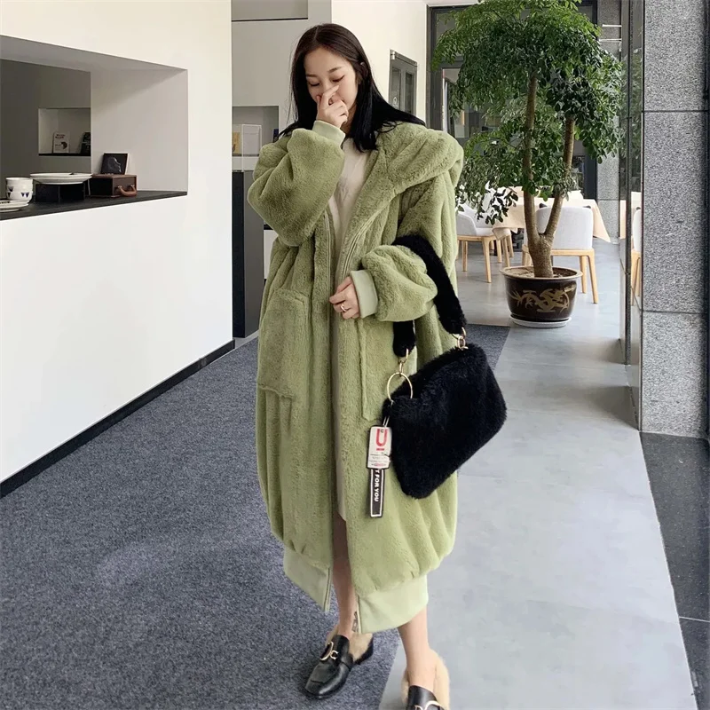 

Plush Medium Length Coat Over the Knee Autumn and Winter 2024 New Loose Thickened Loose Women's Coat Mom Solid Color Commuting