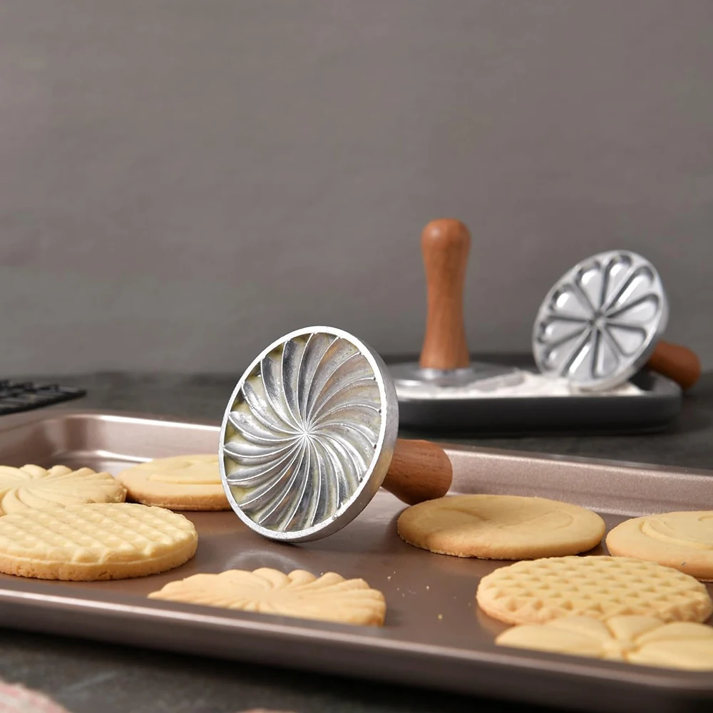 Zenker Set Di 2pz Taglia Biscotti Pacchetti Regalo, Materiale In Acciaio Inox Colore Oro, Dimensione Pacchetto Grande 8x8,5 Cm Piccolo 6x8,5cm - Foto 5