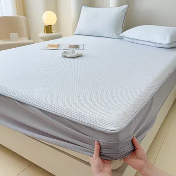Tapis rafraîchissant en Latex naturel d'été, drap de lit Portable pliable en soie glacée, taille simple/Double/King, matelas de literie ours de dessin animé 1
