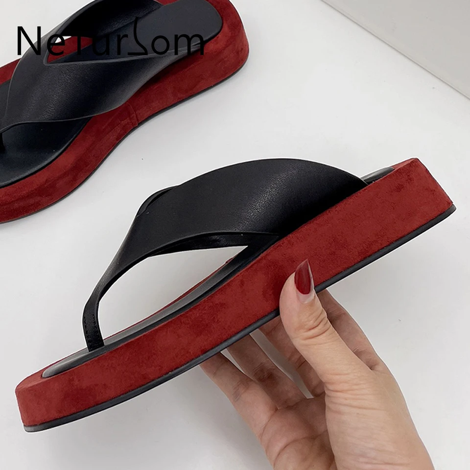 

Summer Reto Mixed Colors Flip-Flop slippers with thick soles lightweight fashionable simple cute leather casual beach Slides