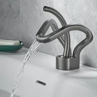 น้ําตกสร้างสรรค์ห้องน้ําอ่างล้างหน้าก๊อกน้ําก๊อกน้ําดาดฟ้าติดตั้งร้อนเย็นน้ําผสมเครนทองเหลืองเดี่ยวก๊อกผสม 3