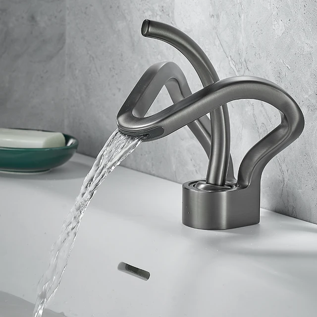 น้ําตกสร้างสรรค์ห้องน้ําอ่างล้างหน้าก๊อกน้ําก๊อกน้ําดาดฟ้าติดตั้งร้อนเย็นน้ําผสมเครนทองเหลืองเดี่ยวก๊อกผสม 3