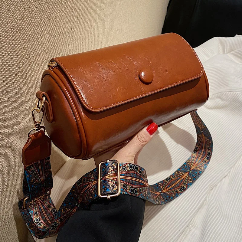 

Кожаная сумка в стиле ретро, женская сумка Niche2024, новая модная весенняя универсальная сумка-мессенджер через плечо с широким ремешком, популярная круглая сумка