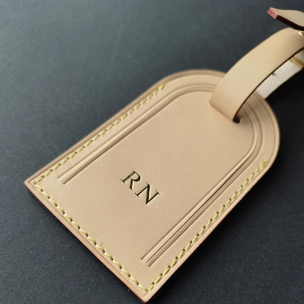 Personalisierte Maßgefertigte Erste-Buchstaben-Gepäckanhänger Bordkartenhalter Reisekartenhalter Farbwechselnder Leder-Trolley-Koffer Lederkartenhalter – Detail 6