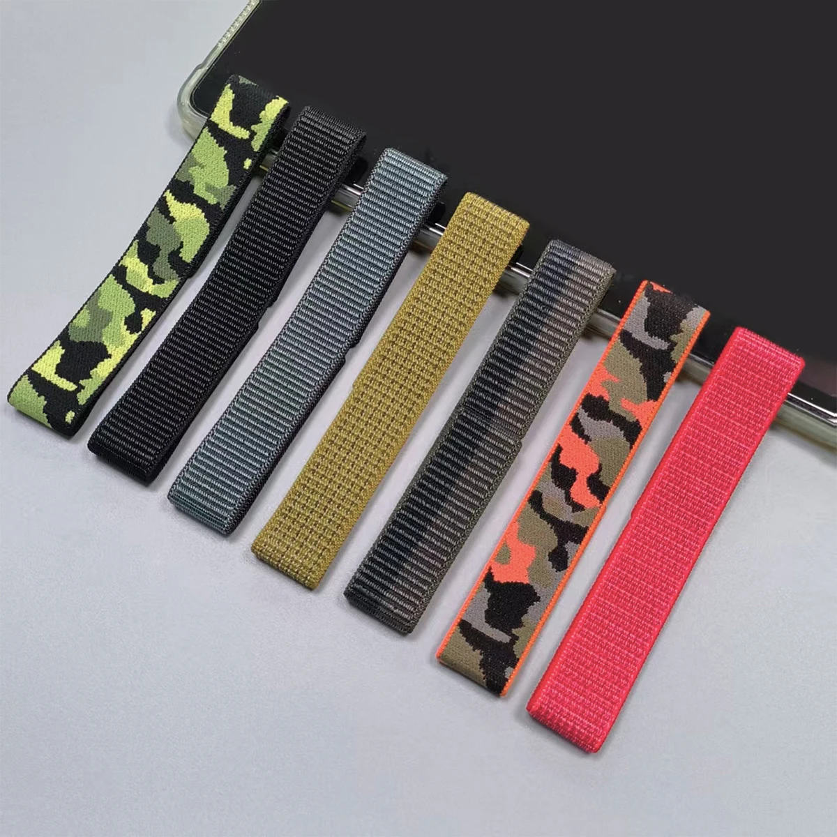 Nylon Hook and Loop Strap for Smartwatches - 22mm/26mm