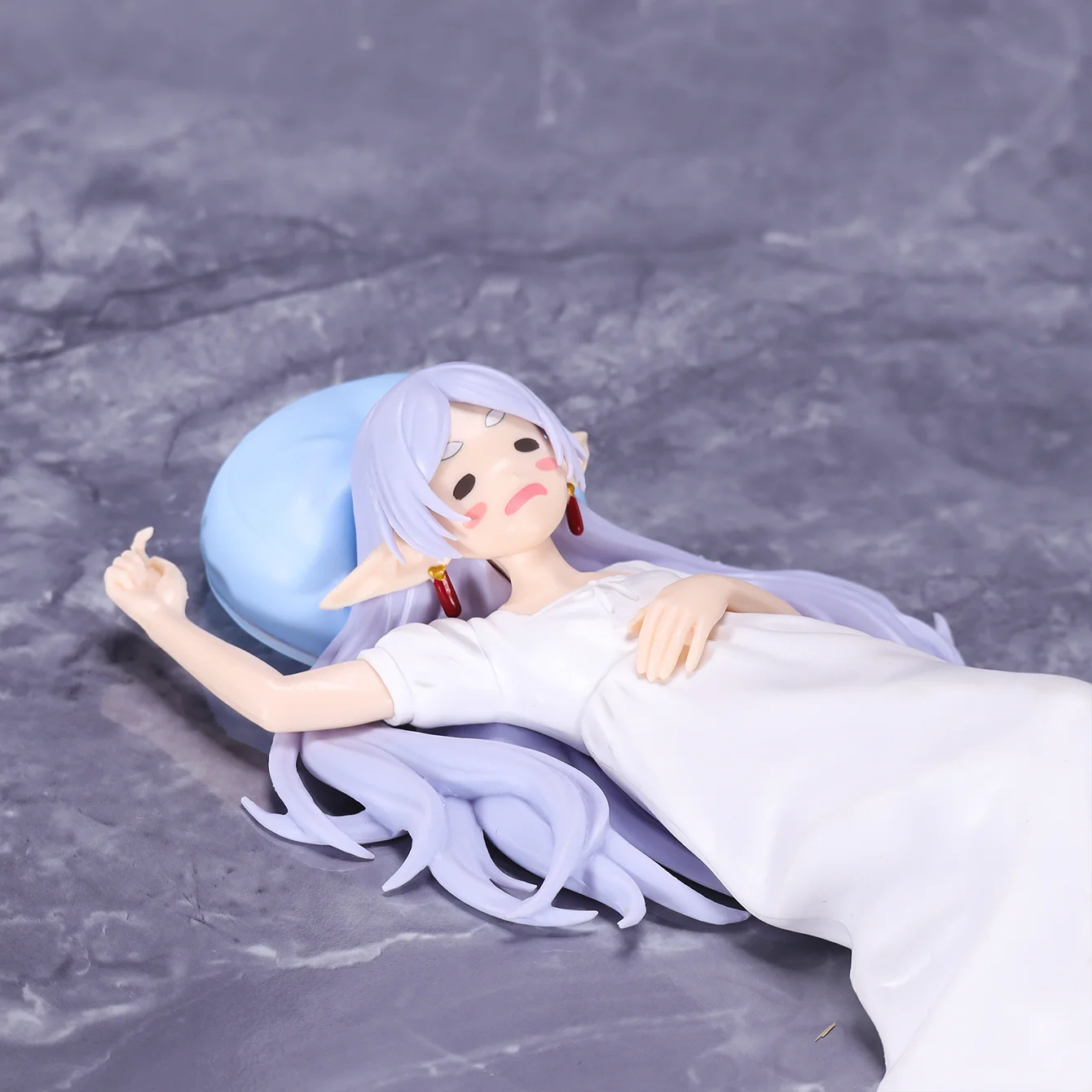 Frieren & Fern Anime Figure: Collectible Character Statue Ornament - Perfect Anime Merchandise Gift